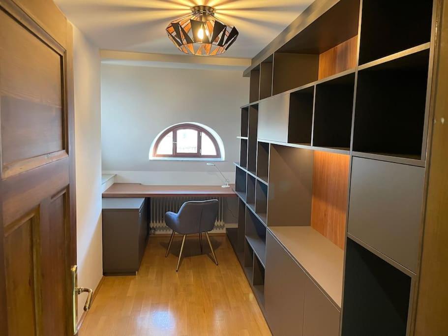 Verwunsches Haus Mit Parkplatz In Bester Lage Markkleeberg Luaran gambar